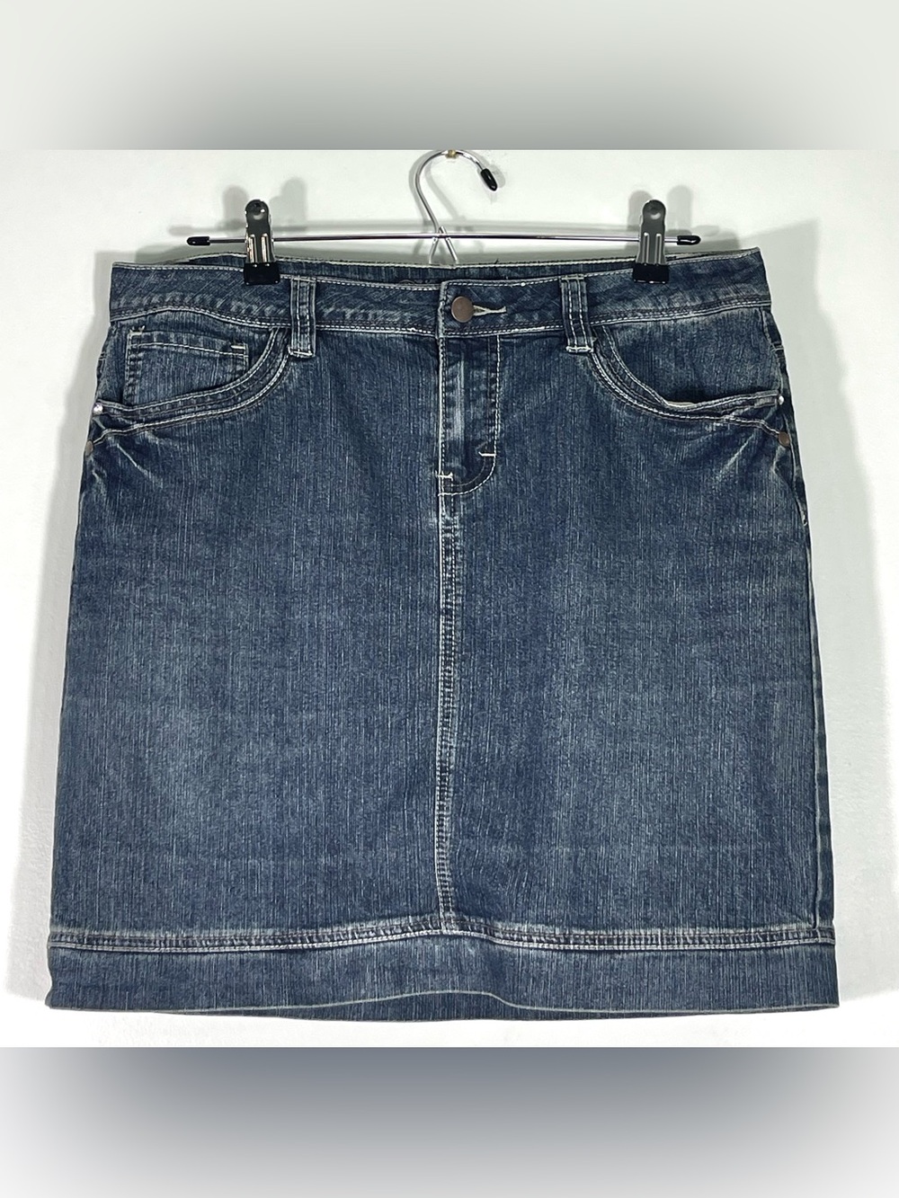 BACCINI Blue Denim Mini Skirt Rhinestone Detail on Pockets Stretch Size 10
